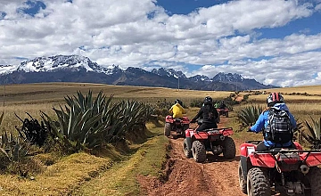 Cuatrimotos en Cusco: ruta de aventura por los Andes con nevados al fondo