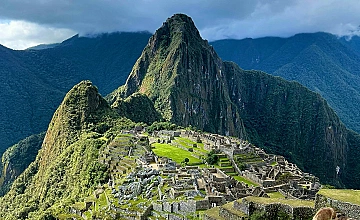 Machu Picchu, Cusco: vista vertical de la ciudadela inca y Huayna Picchu